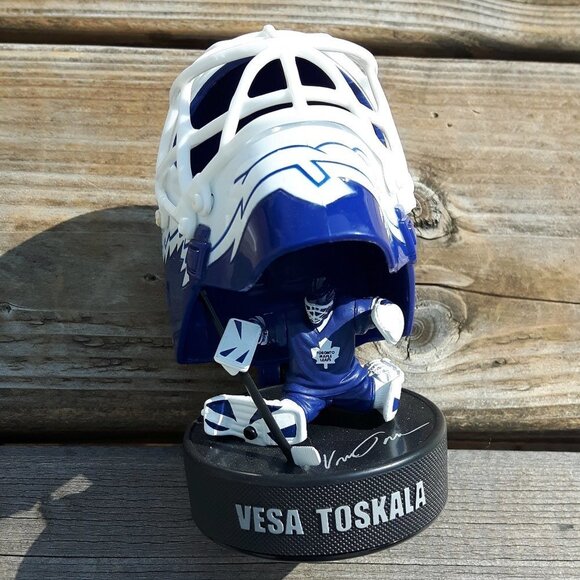 2009 Vesa Toskala Hockey Puck Figure McDonald's NHL - Picture 5 of 5